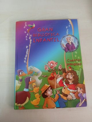 Libros Biblioteca Infantil de cuentos bilingües.