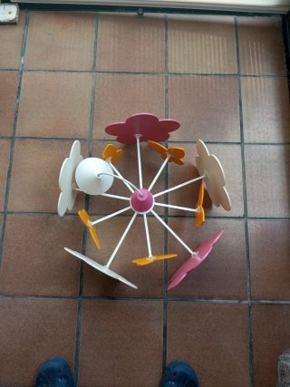 Lámpara infantil flores madera y plástico