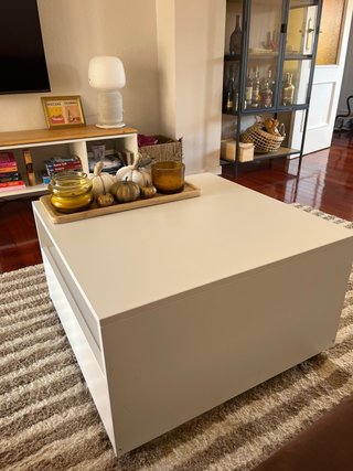 Mesa centro madera blanca Ikea con ruedas