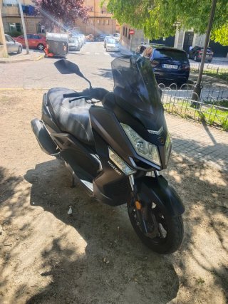 Wottan Storm Massi Maxi Scooter