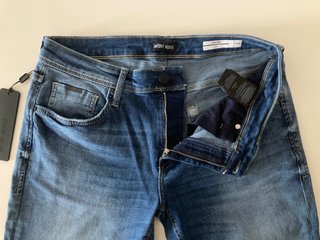 Antony Morato. Pantalón vaquero slim. W34