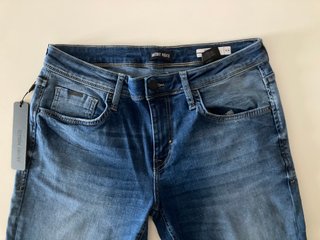 Antony Morato. Pantalón vaquero slim. W34