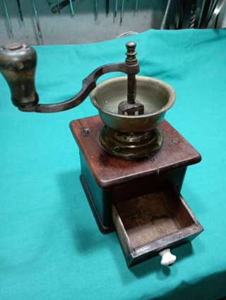 Molinillo de café vintage madera y metal