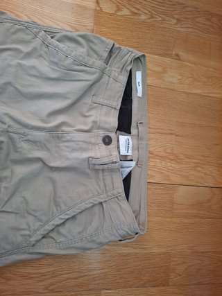 Pantalones cargo beige