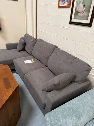 Sofá chaise longue gris tela