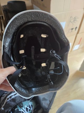 Pack Patines Verdes Decathlon + Casco Blanco + etc