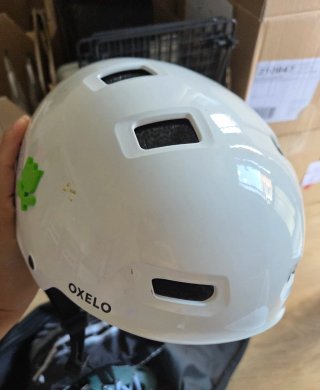 Pack Patines Verdes Decathlon + Casco Blanco + etc