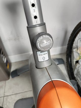 Bicicleta Estática Gris y Naranja