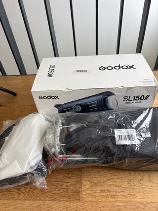 Godox SL150II Video Light + Softbox Godox 80 panel