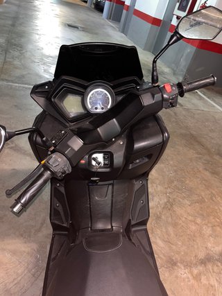 Scooter Wottan Negra Automática de 125cc