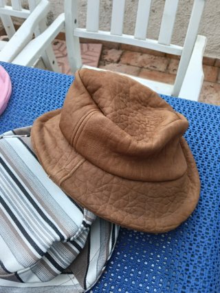 Sombrero a tesa larga da donna