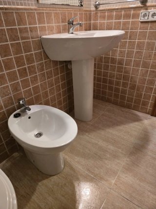 Lavabo y bidé de porcelana,se venden con monomando