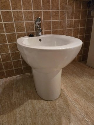 Lavabo y bidé de porcelana,se venden con monomando