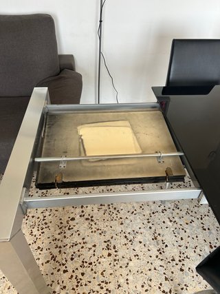 Mesa cristal extensible y 4 sillas. RODA DE BARÀ