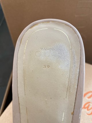 Zapatos de tacón Mango nude.