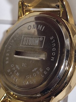 Reloj STORM Omni LED Chapado Oro 21k