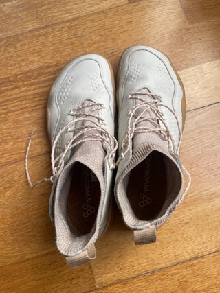 Zapatillas Vivobarefoot Mujer.  Beige/Blanco