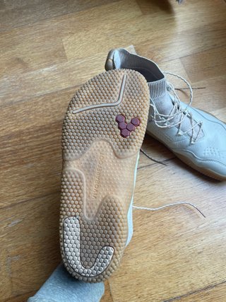 Zapatillas Vivobarefoot Mujer.  Beige/Blanco
