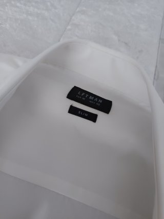Traje azul marino + camisa blanca