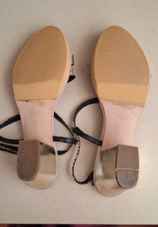 Sandalias Zeeb Beige y Dorado