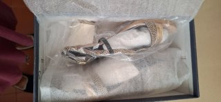 Sandalias Zeeb Beige y Dorado