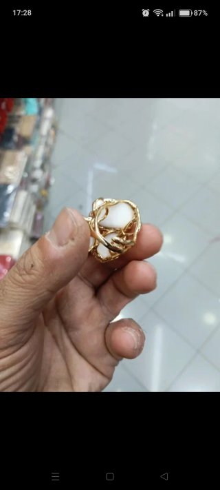 Anello oro con pietre bianche