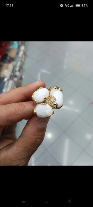 Anello oro con pietre bianche
