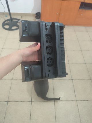 Soporte Carga PS4 Slim/Pro DOBE