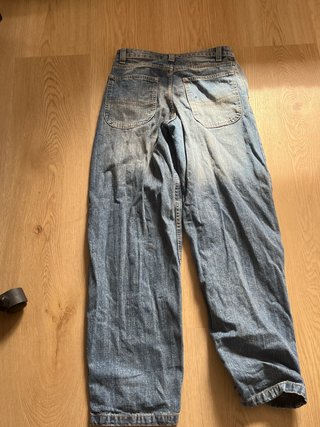 Pantalones vaqueros Bershka Talla 32