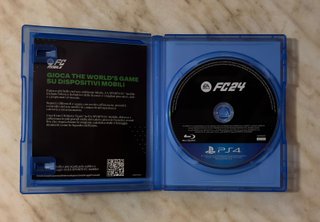 PS4 Slim 1TB + 2 Controller + EA FC 24