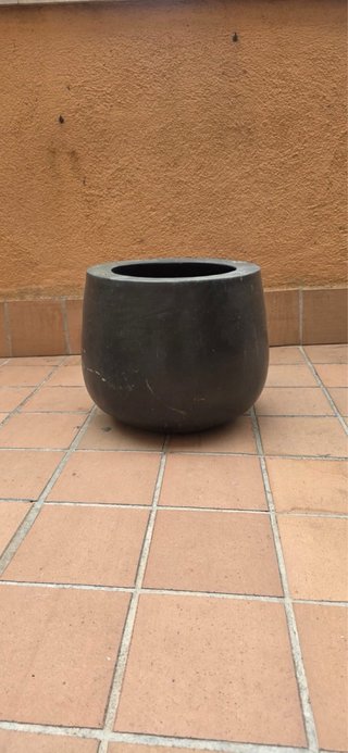 Cubre maceta artesanal negro de arcilla