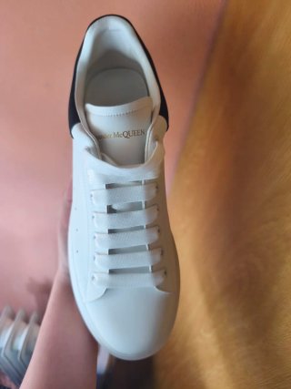 Sneakers Alexander McQueen Bianche e Nere