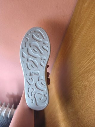 Sneakers Alexander McQueen Bianche e Nere