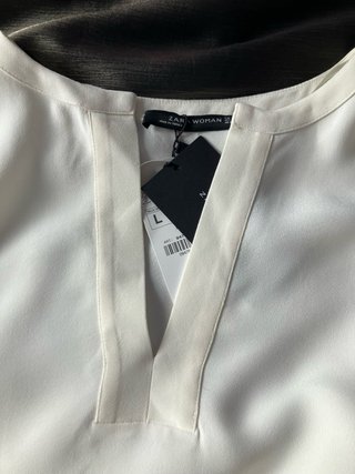 Blusa Zara Viscosa marfil con etiqueta L