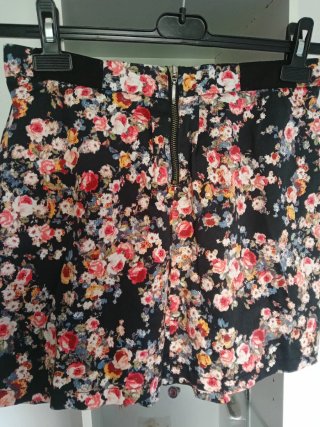 Falda corta de Stradivarius