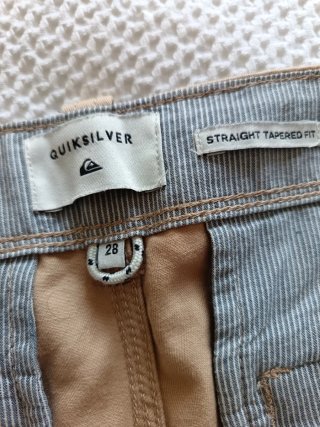Pantalón corto Quiksilver beige