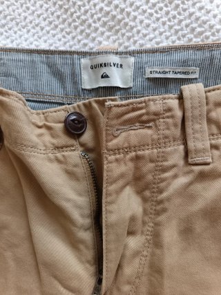 Pantalón corto Quiksilver beige