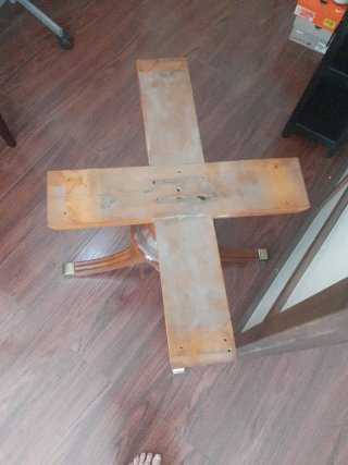 Base de mesa de madera con patas