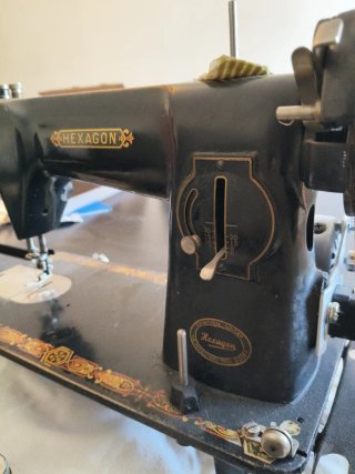 Máquina de coser Singer Hexagon antigua. SOLO HOY