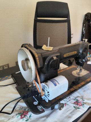 Máquina de coser Singer Hexagon antigua. SOLO HOY