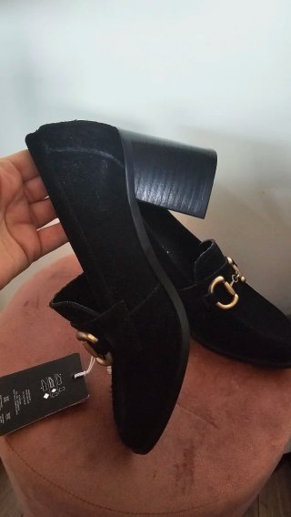 Mocasines Carmela Piel Negros Tacon