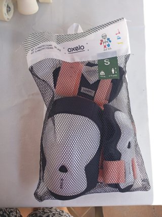 Patines blancos con detalles iridiscentes talla 30
