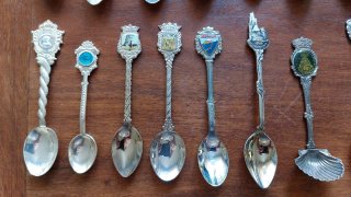 Set di 19 cucchiaini da collezione
