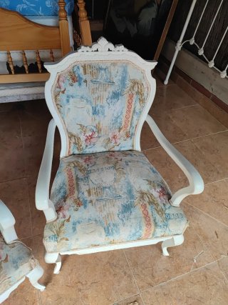 Par de Sillas Antiguas Estilo Francés