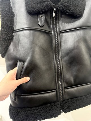 Chaleco efecto piel negro Talla S