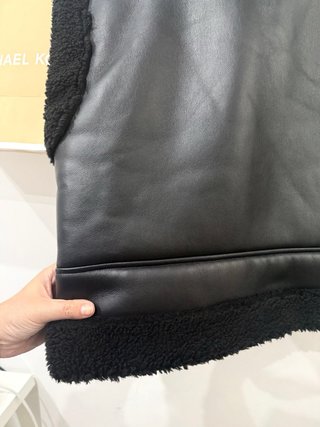 Chaleco efecto piel negro Talla S