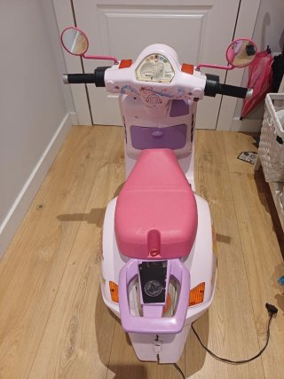 Moto Eléctrica Infantil Peg Perego Vespa
