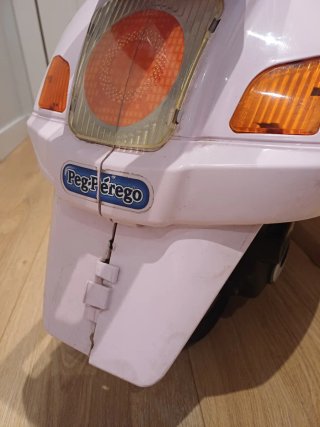 Moto Eléctrica Infantil Peg Perego Vespa