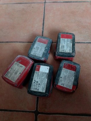 5 Baterías Hilti + 2