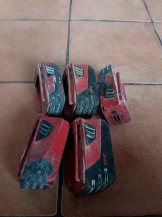 5 Baterías Hilti + 2